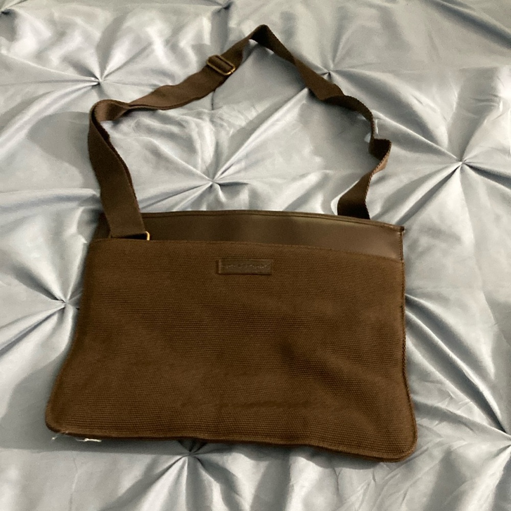 EUC Apostrophe Rich Brown Messenger Bag